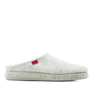 Very comfortable White Felt Slippers with footbed
