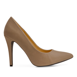 Heeled shoes in light brown faux leather