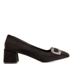 Heeled shoes in black faux suede