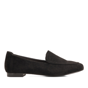 Moccasins in black faux suede
