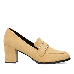 Heeled moccasins in beige-colored faux suede