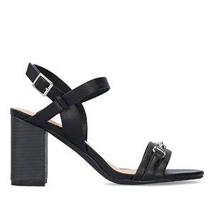 Squared heel sandal in soft black