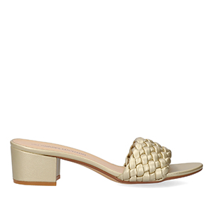 Squared heel mule in soft golden material