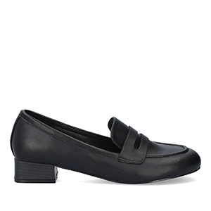 Heeled loafer in soft black faux leather