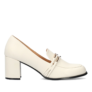 Heeled loafer in beige soft faux leather