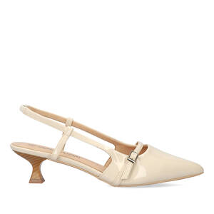 Slingback beige patent shoes with a kitten heel