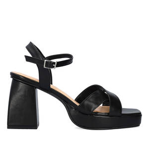 Soft black sandal with wide heel and platform