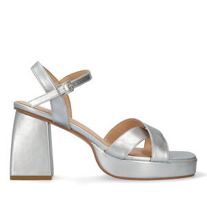 Soft silver sandal with wide heel and platform