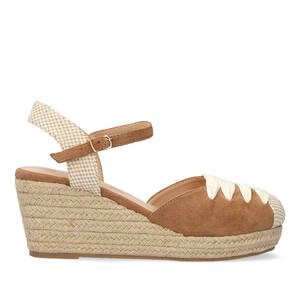 Camel suede espadrilles with jute wedge