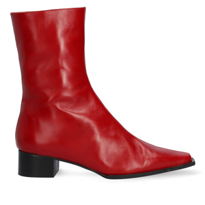 Heeled booties in red leather