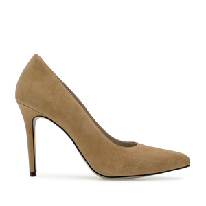 Heeled Shoes in Camel Suede