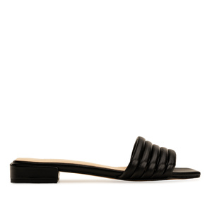 Sandales talon bloc en cuir noir