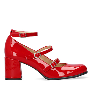 Heeled Mary Janes in red patent leather.