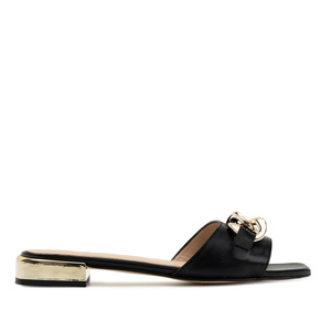Flat Sandal in Black Leather and Chain Detail