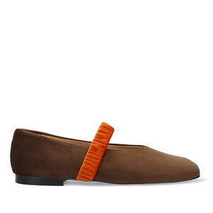 Velvet ballerina in brown