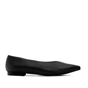 Flat Slip-on Shoes in Black Leather