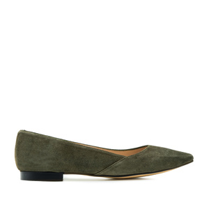Flat Slip-on Shoes in Kaki Split Leather