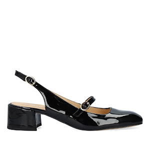 Heeled black patent leather Mary Janes