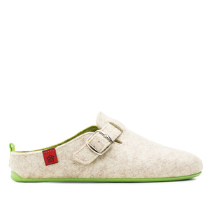 Unisex home slippers in white felt and buckle detail