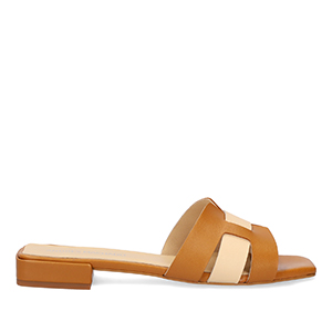 Flat sandals in brown and beige leather