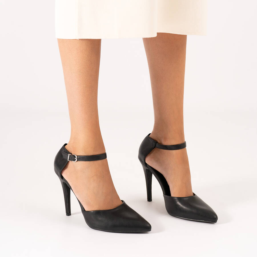 Black soft faux leather pumps 