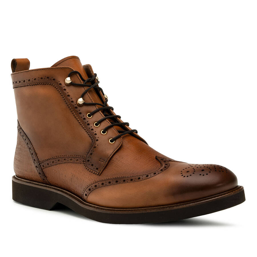 Wingtip Boots in Brown Leather 