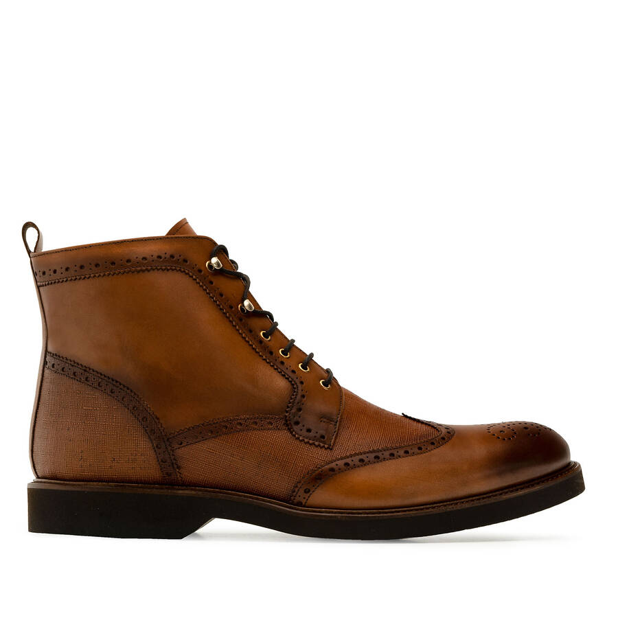 Wingtip Boots in Brown Leather 