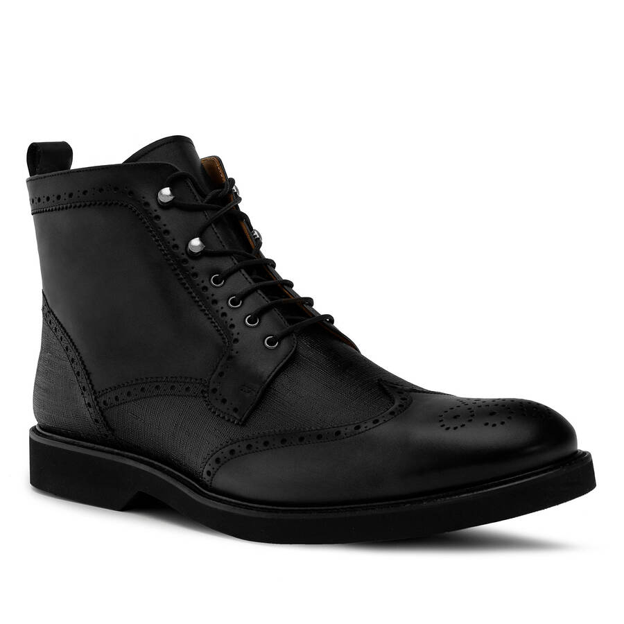 Wingtip Boots in Black Leather 