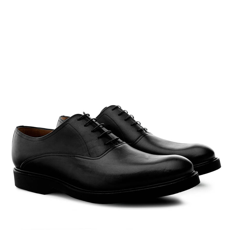 Dress Shoes for Men in Black leather 