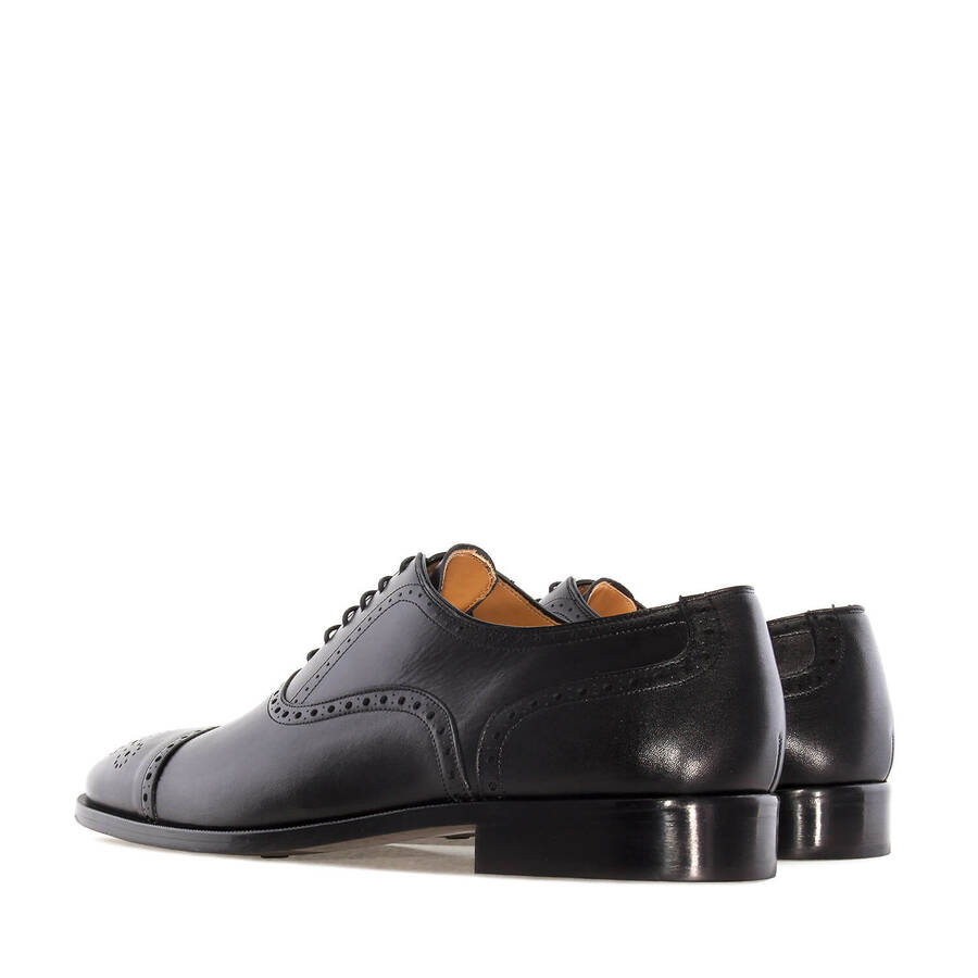 Oxford Shoes in Black Leather 