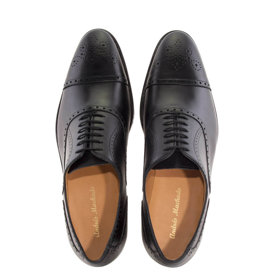 Oxford Shoes in Black Leather 