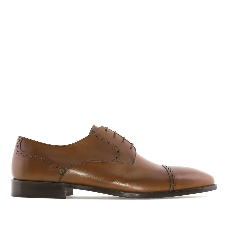 Men's Brogues in Mahogany coloured Leather 