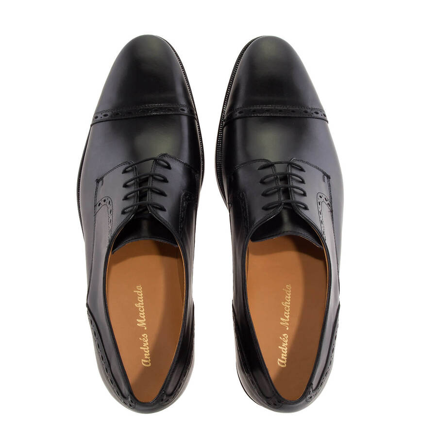 Lace-up Shoes in Black Leather 