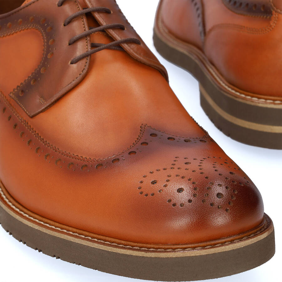 Oxford Shoes in Leather coloured Leather 