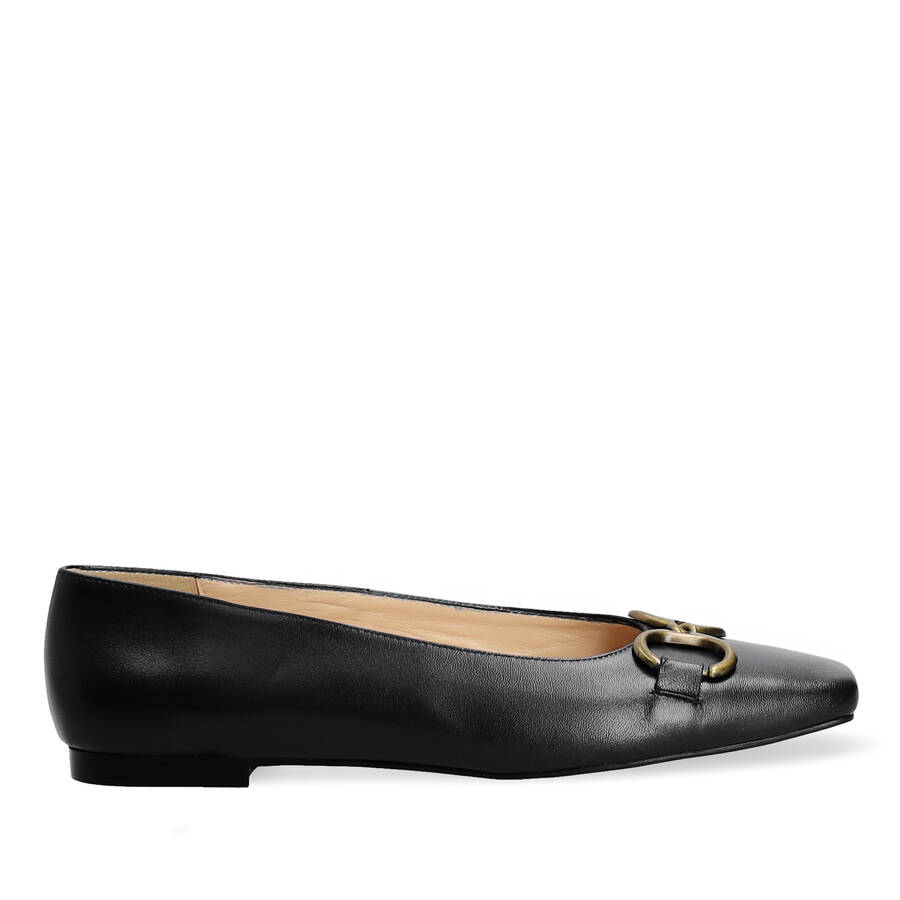 Square toe ballerina flats in black leather 