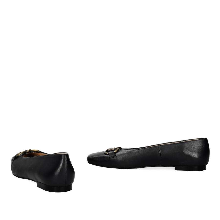 Square toe ballerina flats in black leather 