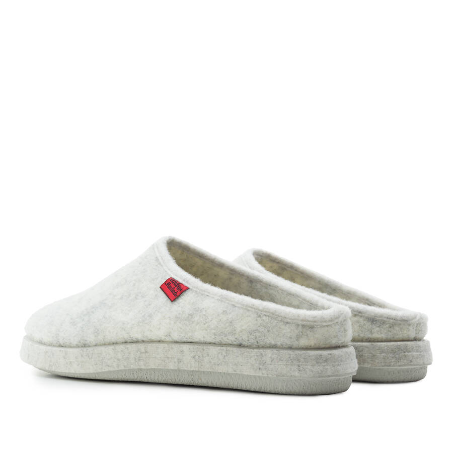 Very comfortable White Felt Slippers with footbed 