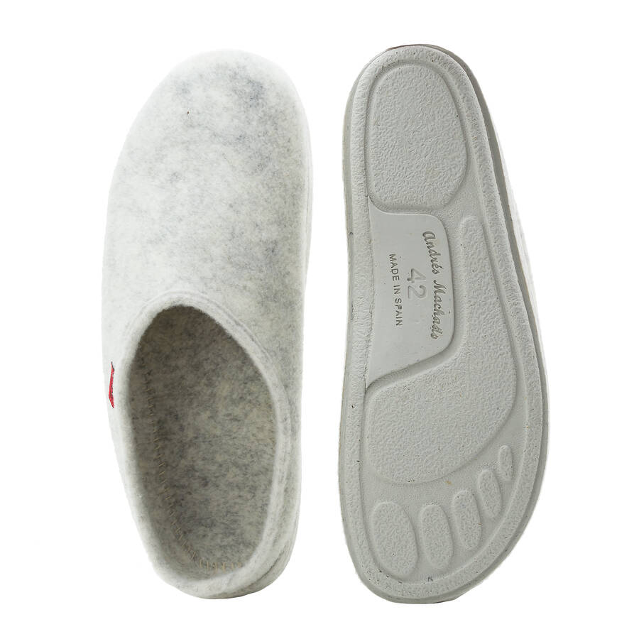 Very comfortable White Felt Slippers with footbed 