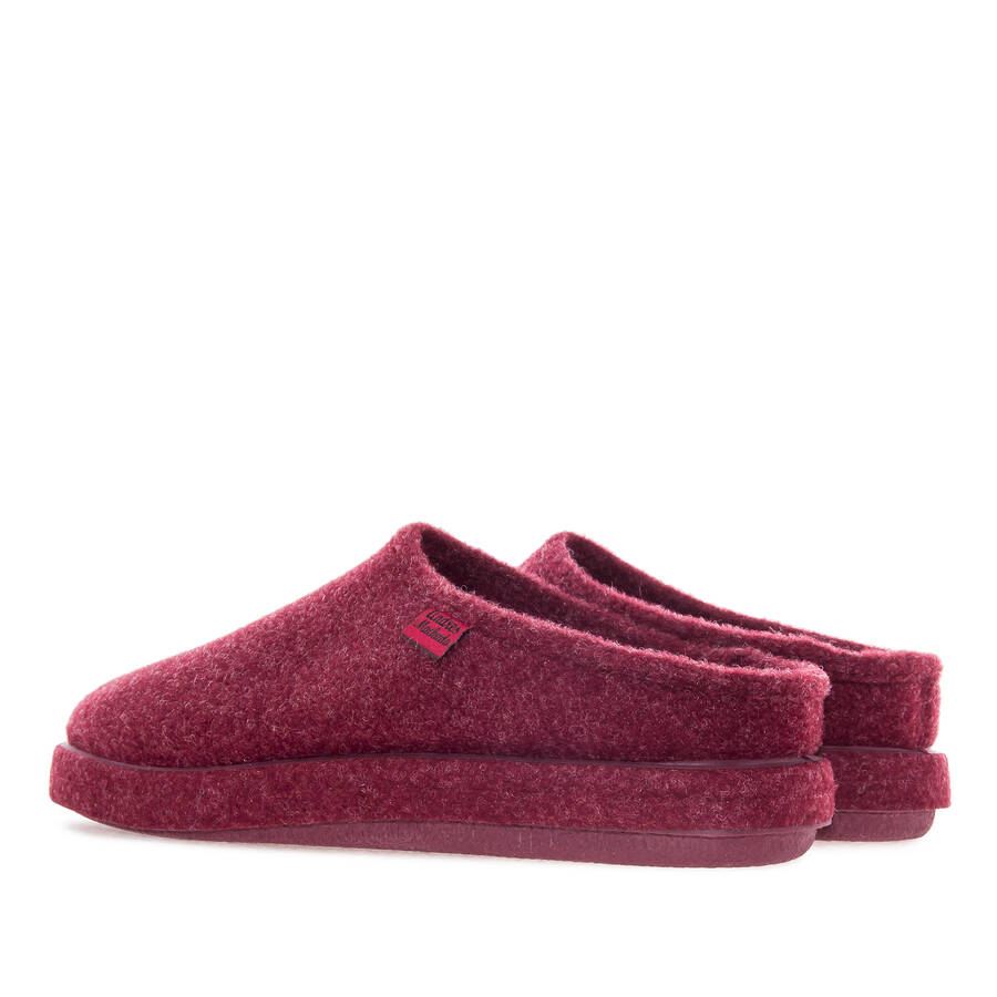 Very comfortable Burgundy Felt Slippers with footbed 