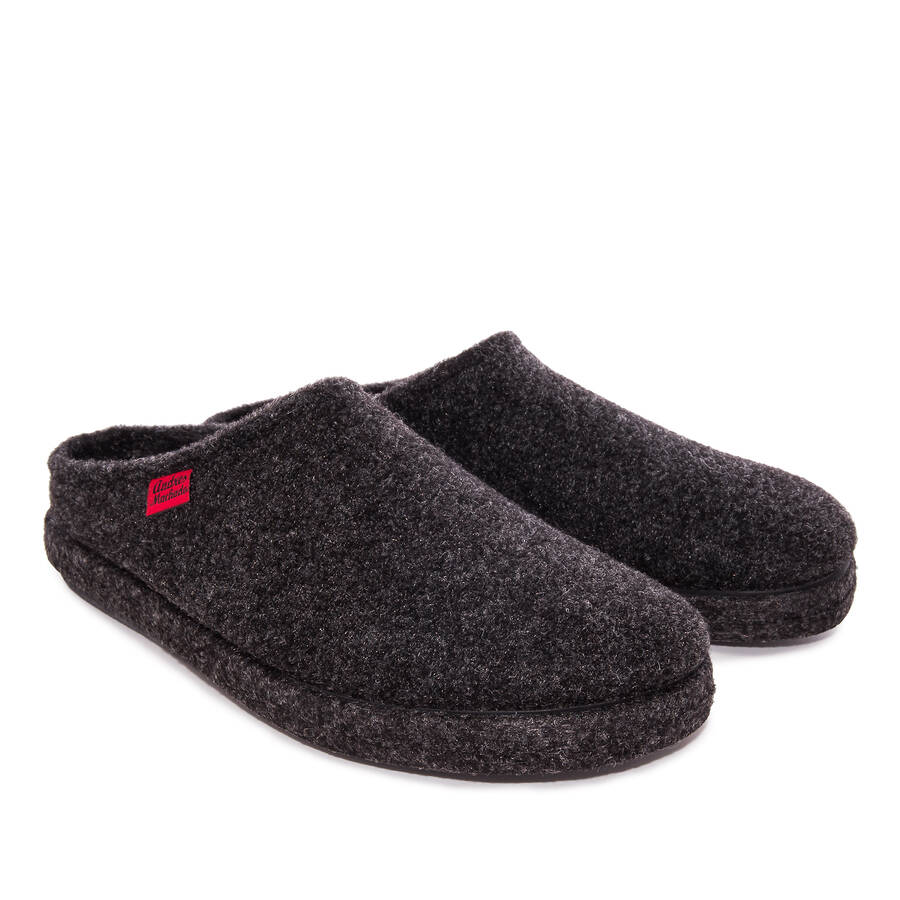 Very comfortable Felt Slippers in colour Anthracite with footbed 