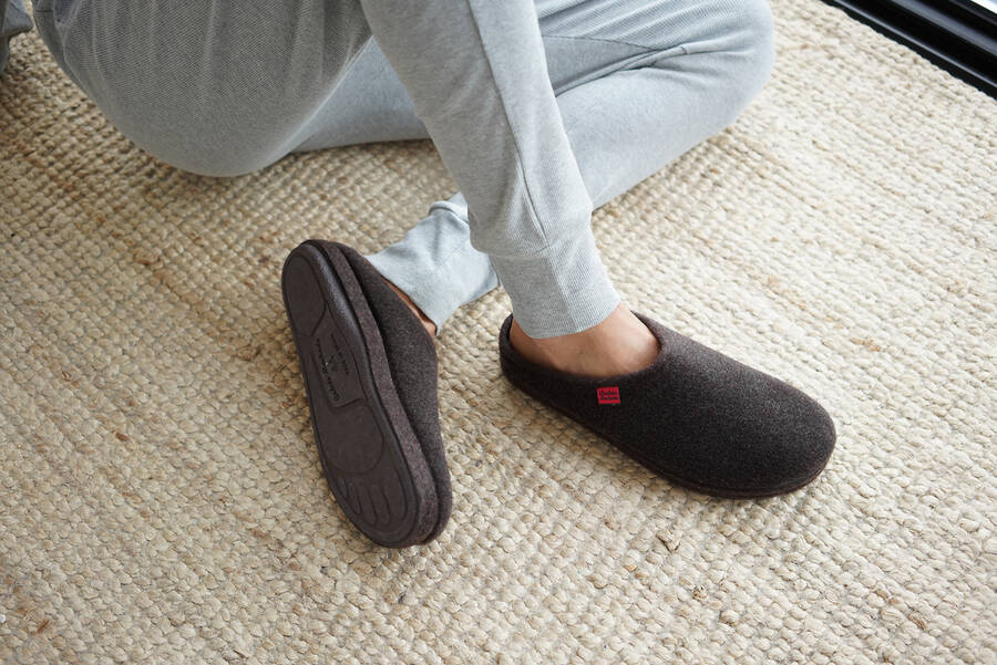 Very comfortable Felt Slippers in colour Anthracite with footbed 