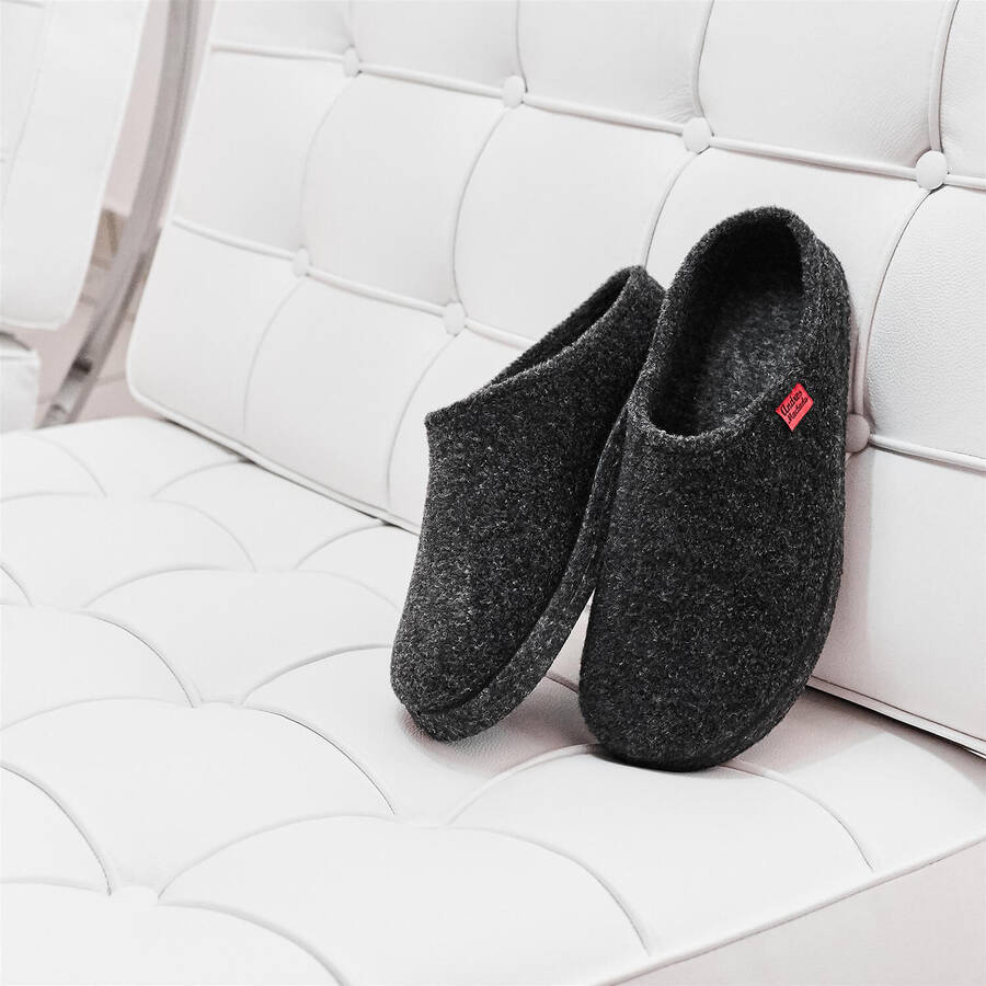 Very comfortable Felt Slippers in colour Anthracite with footbed 