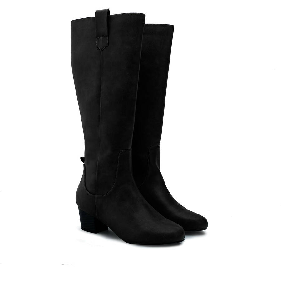 Mid-Calf Boots in Black Faux Leather 