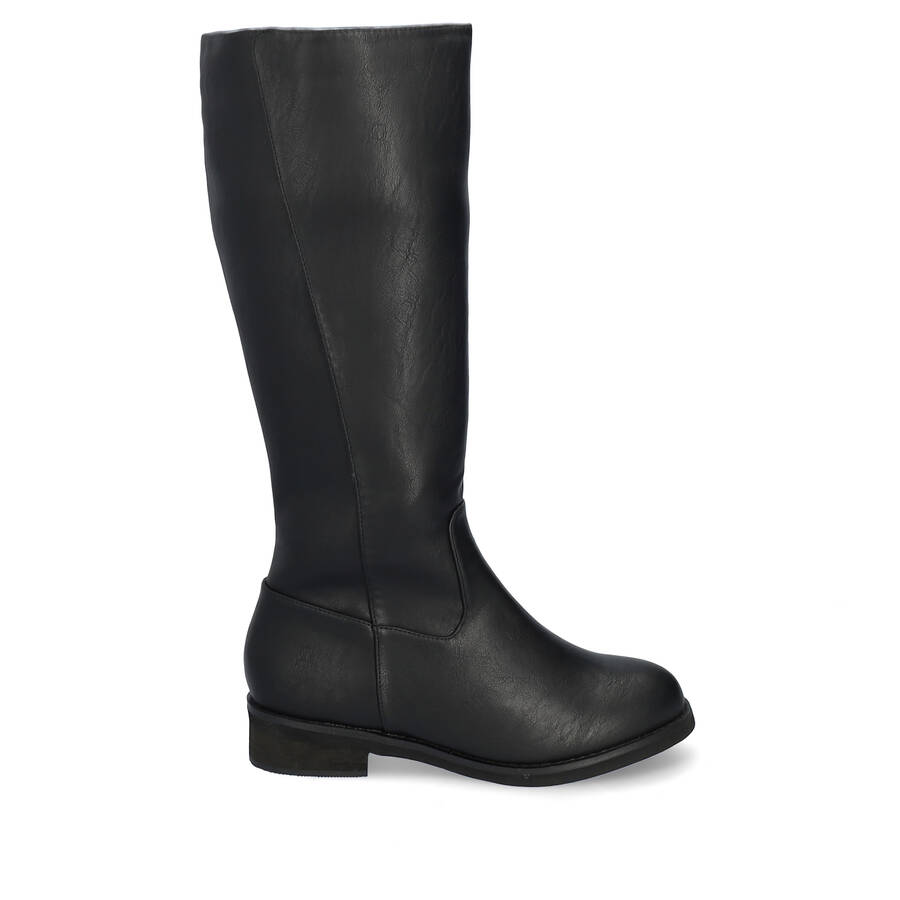 Flat boots in black faux leather 