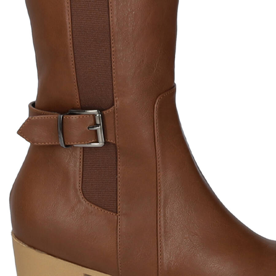 Mid- calf boots with elastic in brown faux leather 