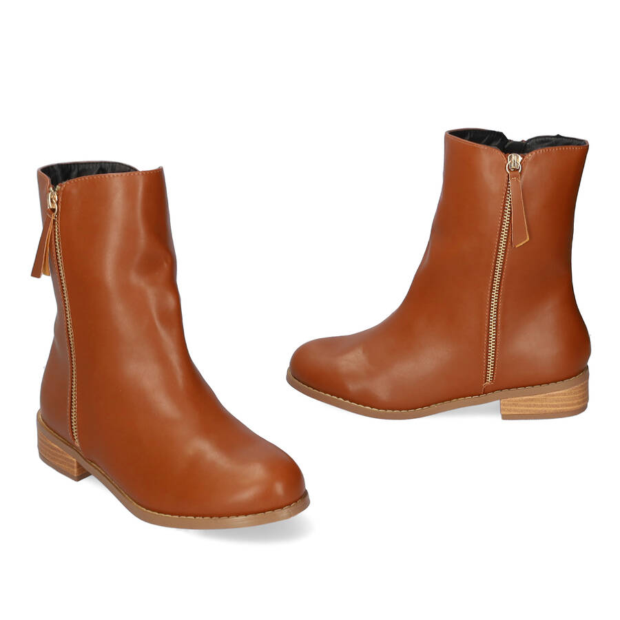 Flache Stiefeletten in Camel 