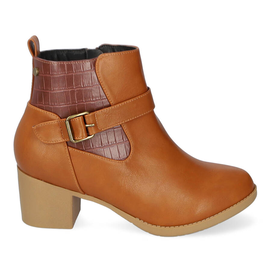 Heeled booties in camel colored faux leather 