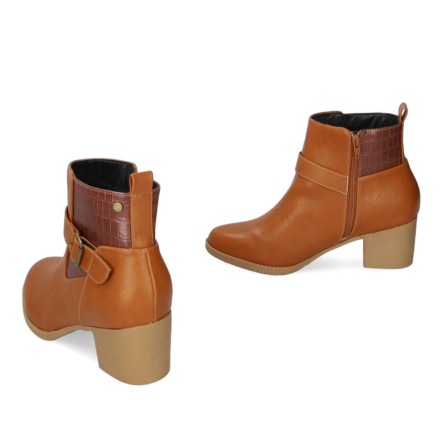 Heeled booties in camel colored faux leather 