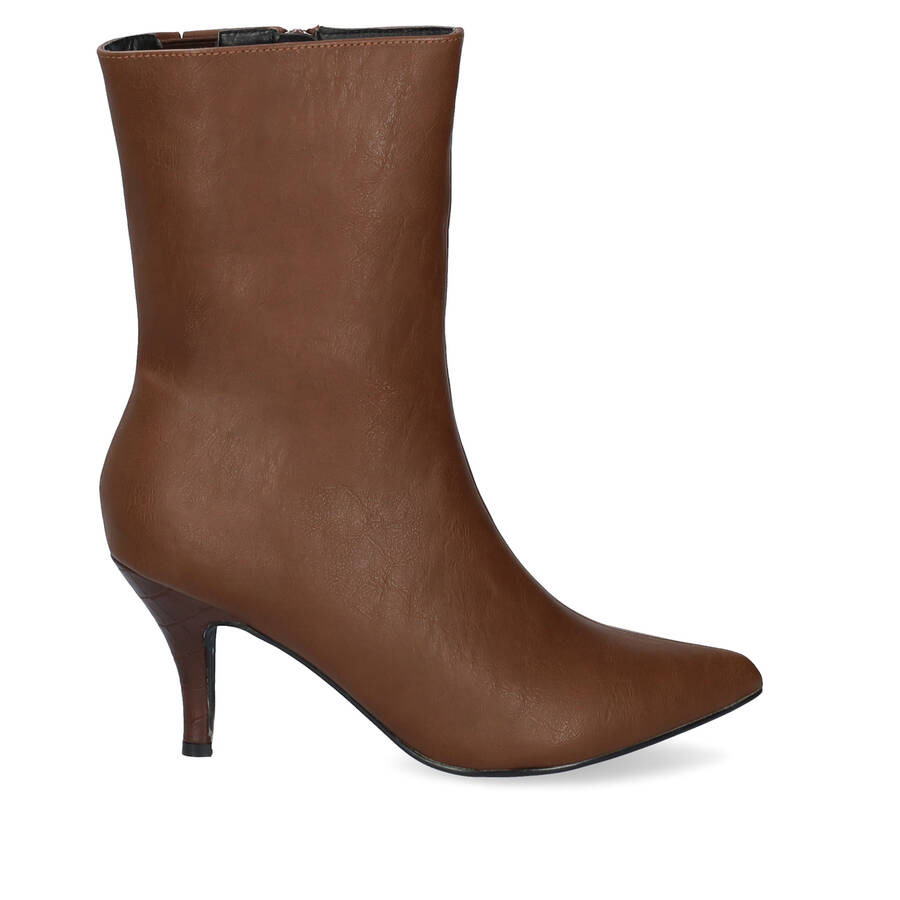 Pointed toed high-top booties in brown faux leather 