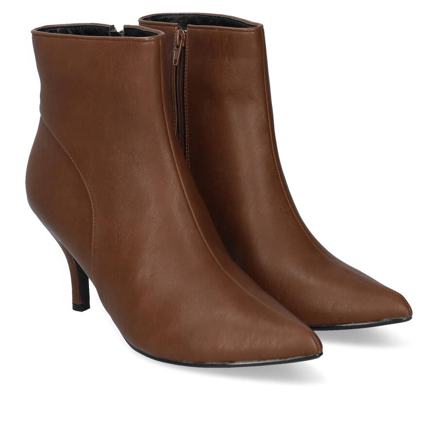 Mid-heel booties in brown faux leather 